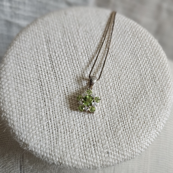 Vintage Feminine Fairy Coquette Boho Girly Green Flower Gem Pendant Necklace